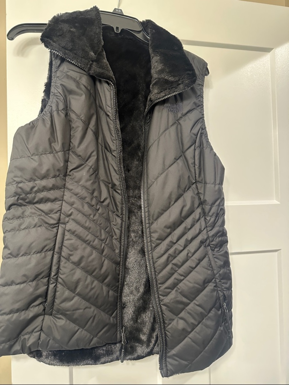 The North Face Women's Black Quilted Faux-Fur Vest